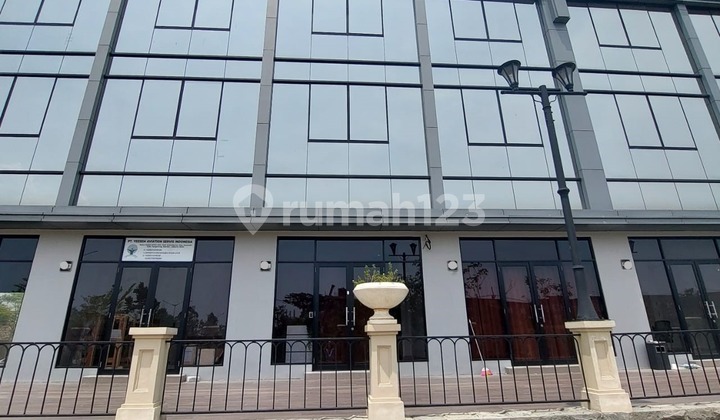 Ruko Osaka Hadap Danau 2 Muka Furnished Dekat Kawasan Bisnis PIK2