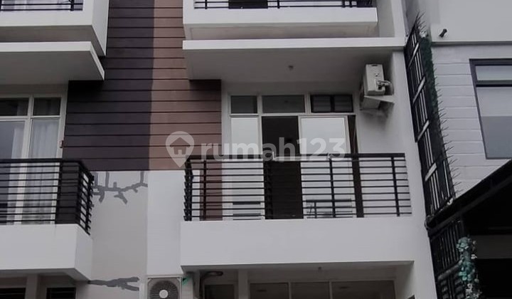 Jual Murah Rumah Nyaman Katamaran Indah Pik 3 Lantai Ukuran 4X12