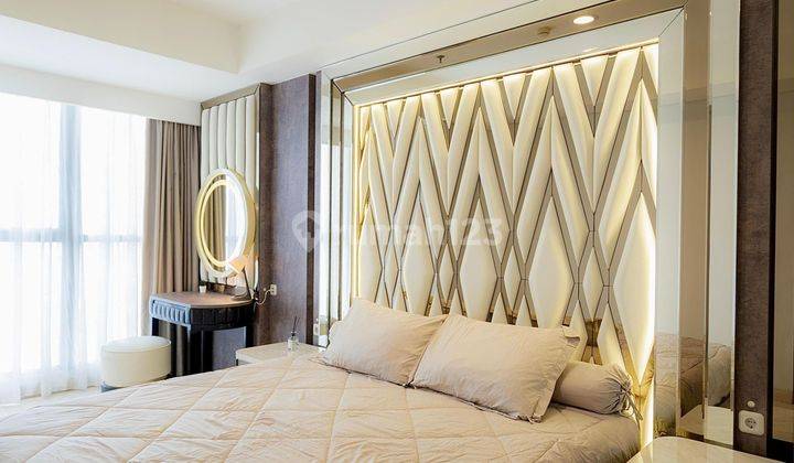 kamar tidur full furnished interior mewah gold