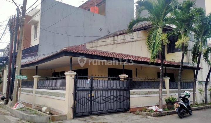 Rumah Hook Pluit Karang Cantik 1.5Lt 2+1Br Depan Taman, Strategis 1