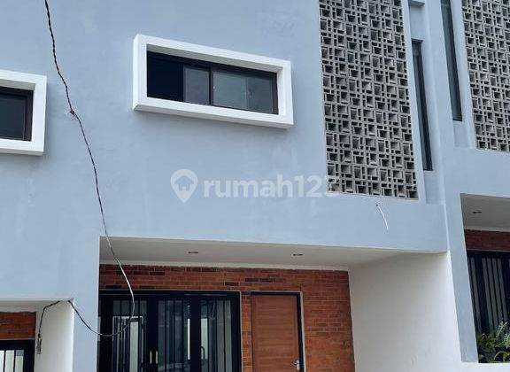 Rumah Bandung Barat Lembang 3 Lantai Lingkungan Asri View Sawah 2