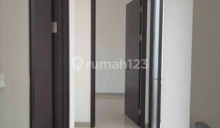 Disewakan Rumah PIK2 Osaka Residence 3 Lantai Semi Furnished 2