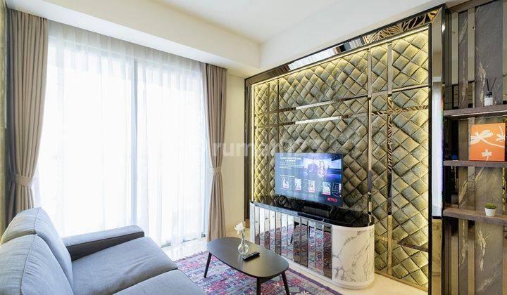 ruang tamu full furnished interior mewah gold