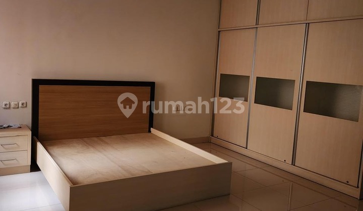 Rumah Mayang Permai Pik Disewakan Semi Furnished Rapih 5+1 Kamar 2