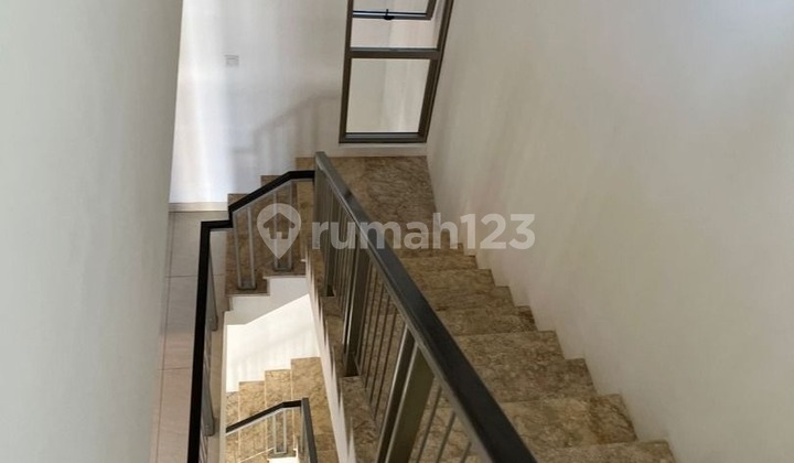 Rumah Golf Island Jual Cepat! 3 Lantai 6X12,5 Hadap Barat Daya 2