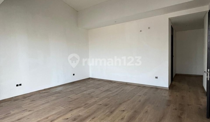 The Mozart Signature Golf Island Hunian Mewah 8X20 Unfurnished