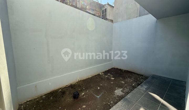 (Fast Sale) 4-Story Shop House on Cihampelas Main Road, Bandung, City Center & Spacious Parking 2