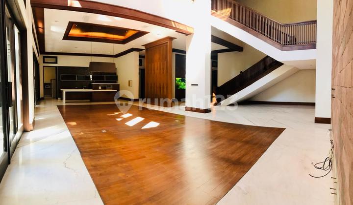(big Sale) Rumah Sayap Dago, Rumah Mewah Luas Bonus Kolam Renang, 2 Lantai, Lantai Kayu Dan Marmer (nego) 2