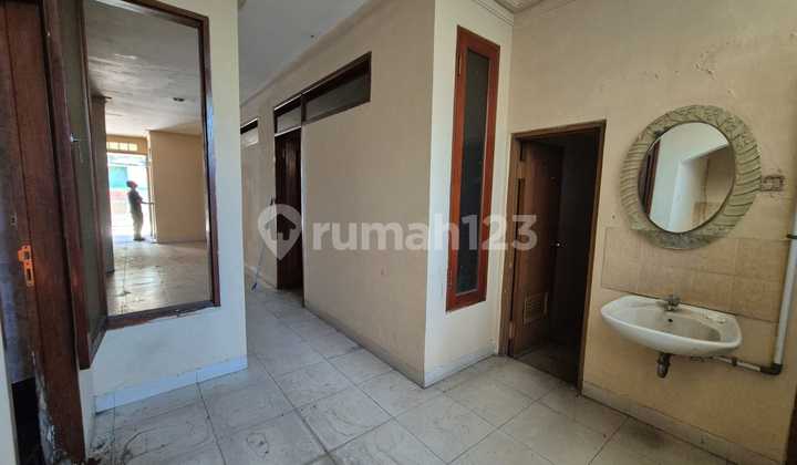 (Urgent Sale) Pasirsalam House, Regol, Bandung, City Center, Needs Renovation, Livable, Comfortable Location (negotiable) 2