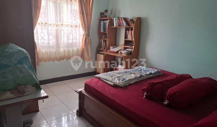 (sale) Setra Indah House, Bandung, Strategic Position in a Busy Area, 2 Floors, Good Building (negotiable) 2