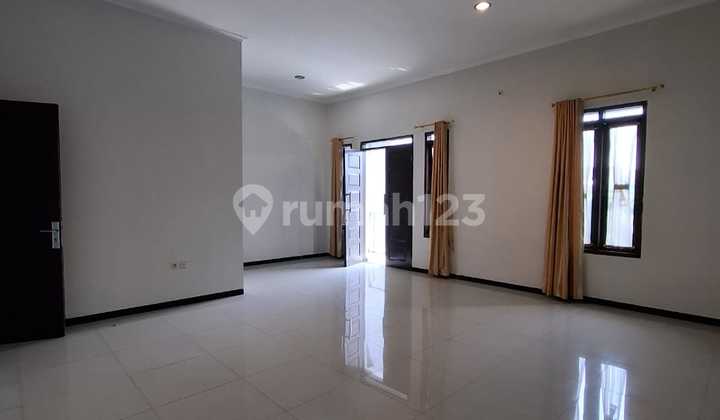 (big Sale) Rumah Mekawangi, Bandung, Posisi Strategis, One Gate System, Rumah 2 Lantai Nyaman (nego)