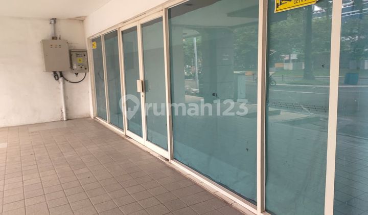 3 Ruko Gandeng di Gajah Mada