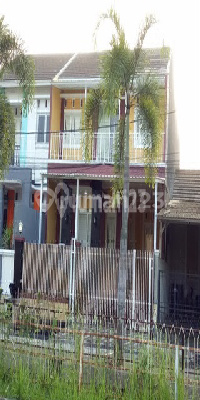 Dijual Cepat Rumah di Boulevard Siap Huni