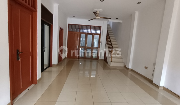 Rumah disewakan di Galaxi Bekasi Selatan 3