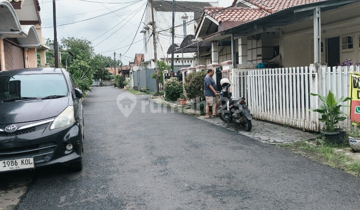 For Quick Sale: House in Pemda Complex, Flood-Free, Jatiasih, Bekasi. 2