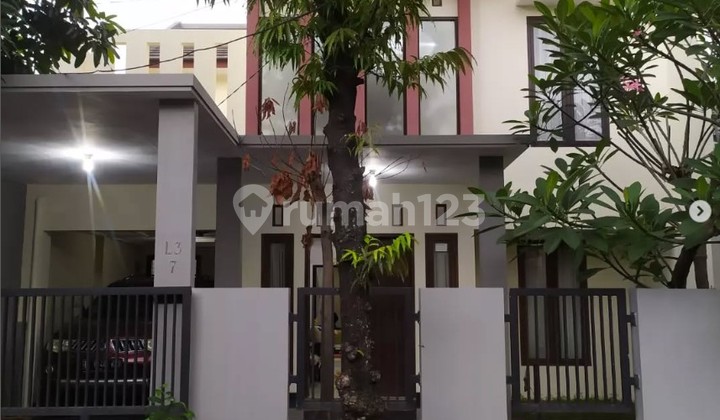 House, 2 Floors For Sale Fast Cheap Price Flood-Free Location in Galaxi Bekasi 2