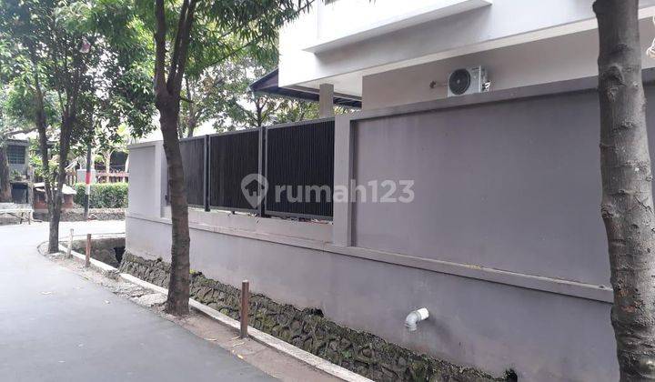Rumah di jl praja dalam 3 Lantai Bagus SHM 6