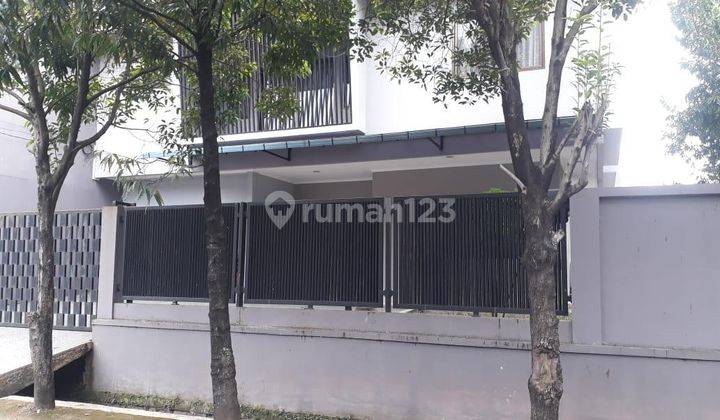 Rumah di jl praja dalam 3 Lantai Bagus SHM 7