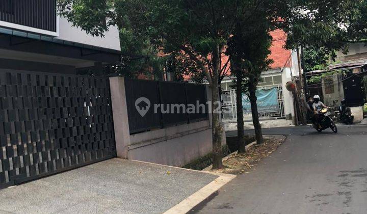 Rumah di jl praja dalam 3 Lantai Bagus SHM 8