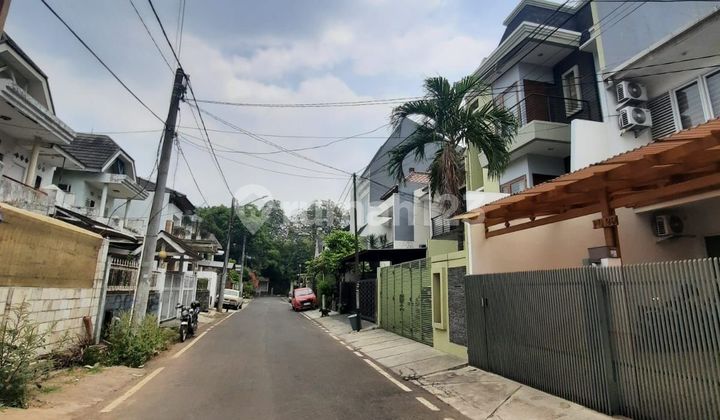 House in Pinang Nikel Pondok Indah 3 Floors Nice South Rooftop 2