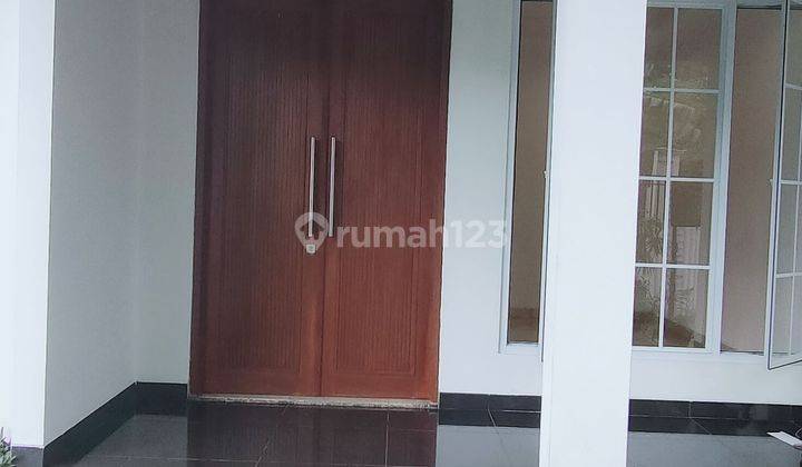 Rumah di kemang Dalam SHM Bagus Timur Pool 2