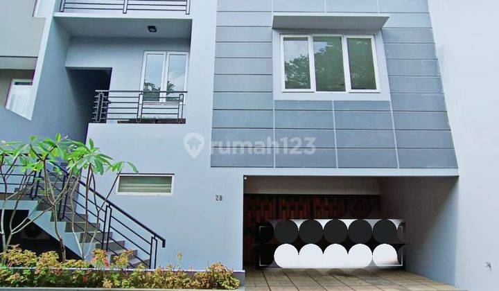 Rumah di Lebak bulus 3 Lantai SHM Bagus Selatan dlm kompleks 1