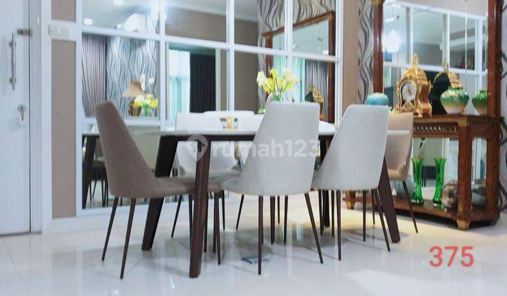 Apartemen Hampton Park 3 Kamar Tidur Bagus View Pool 2