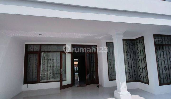 Rumah Sewa 2 Lantai Bagus Furnish dlm komoleks 2