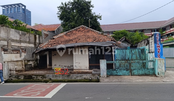 For Sale: Strategic Roadside Plot Land in Kalibata Pomad, Land Area Calculated.