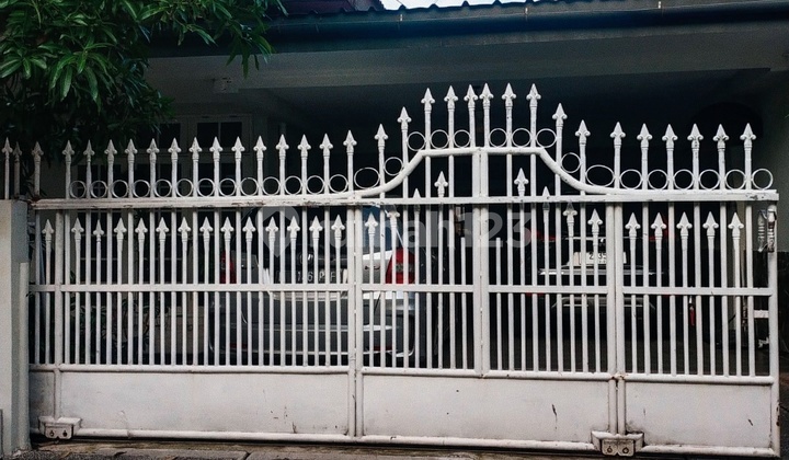 Rumah 2 Lantai Di Cinere Terawat Strategis Hadap Timur 2