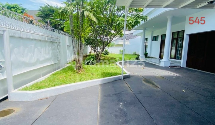 For Rent: Nice 2-Story House in Pejaten with Pool
