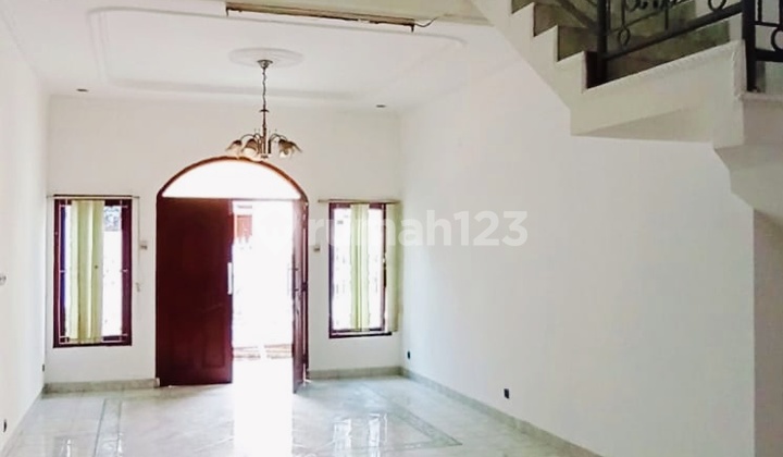 Rumah Sewa 2 LT di Kebayoran Baru Strategis 2