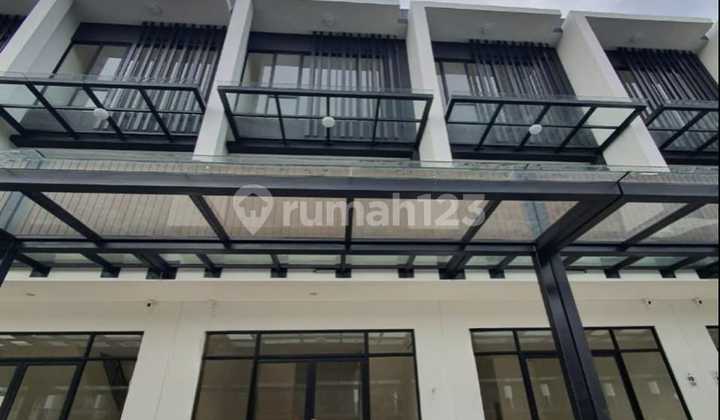 Ruko Eksklusif Hampton Promenade - Lokasi Bergengsi di Gading Serpong, Pilihan Tepat untuk Bisnis Profesional