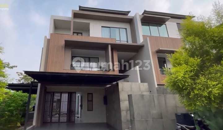 Luxury Premium House for Sale in BSD near IPEKA, Elevator and Fully Furnished Available.