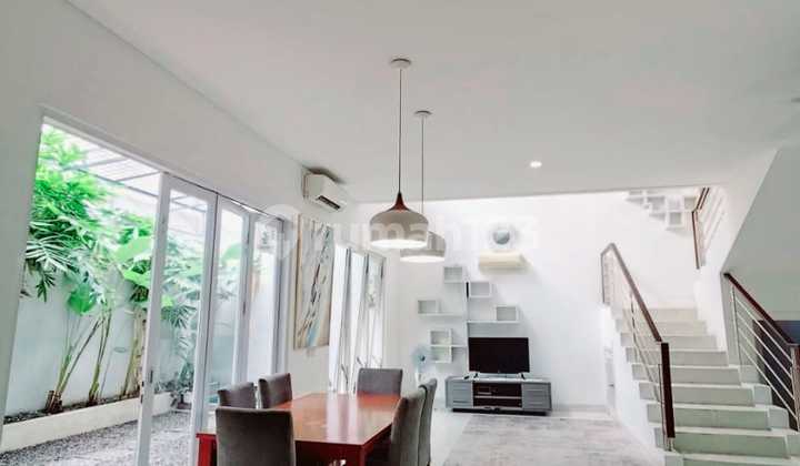 The Green BSD Cluster Blossom Ville has been renovated and furnished, close to the toll gate.