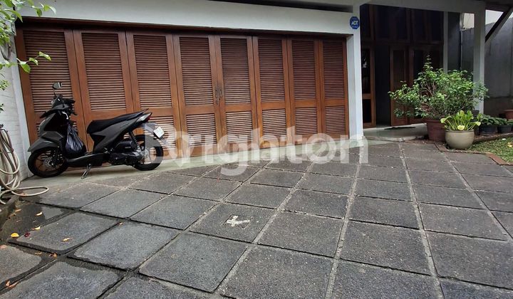Rumah Luas Terawat Puri Indah Jakarta Barat