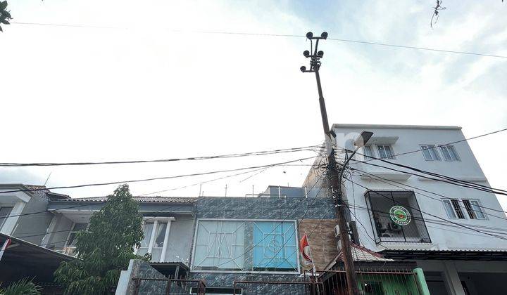 Rumah Komersil ex Kantor Bagus Srengseng Jakarta Barat 1