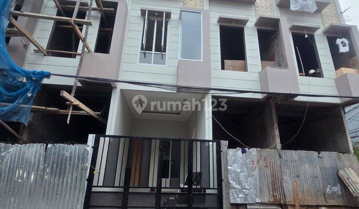 Rumah Baru Minimalis Modern Tanjung Duren Jakarta Barat 1