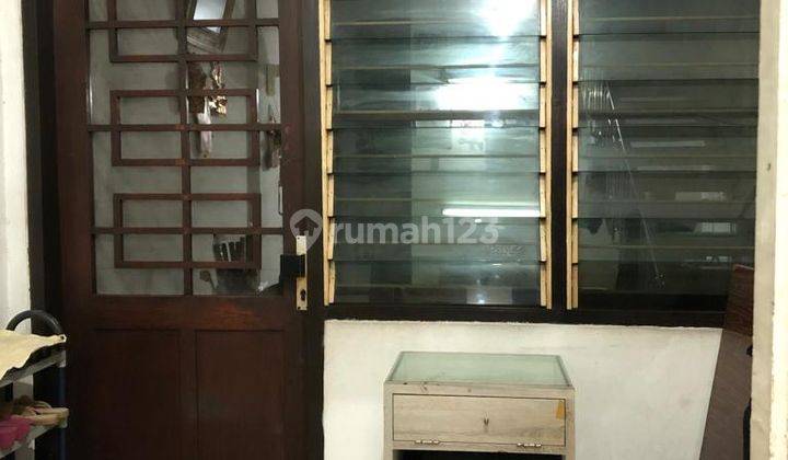 Rumah Dijual, Pinangsia Jakarta Barat, Lt 130 Lb 460, SHM 1