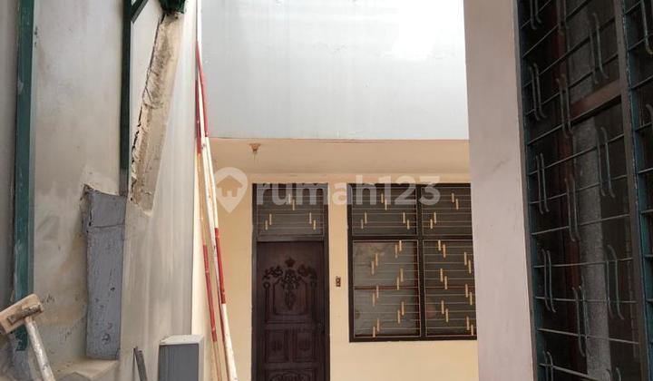 Rumah Dijual, Pinangsia Jakarta Barat, Lt 130 Lb 460, SHM 24