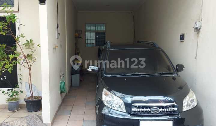 Rumah Siap Huni 3 Lantai Jelambar Baru