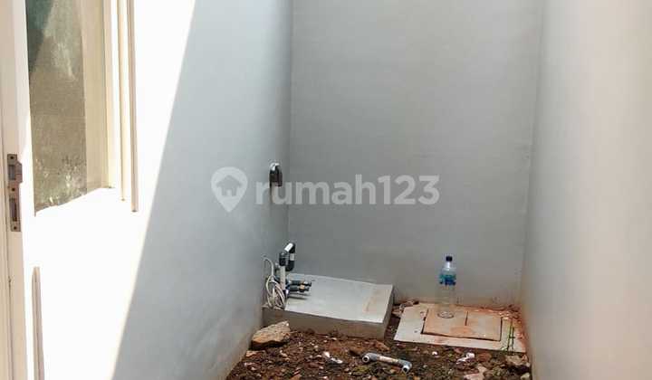 Rumah 2 Lantai Baru SHM di Harapan Indah Cluster Lavesh , Bekasi 10