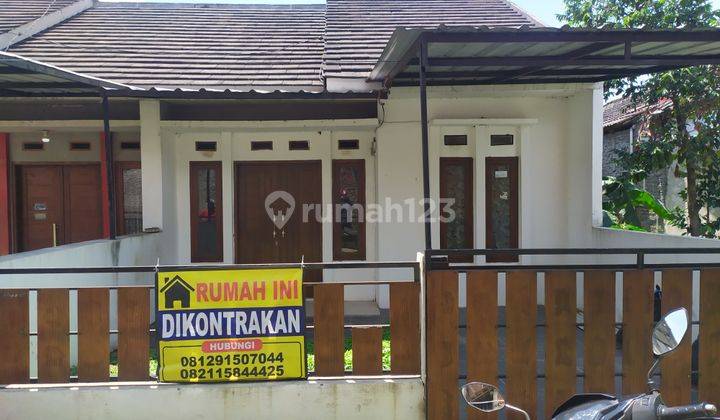 Rumah Hook Dikontrakan Per Tahun 1