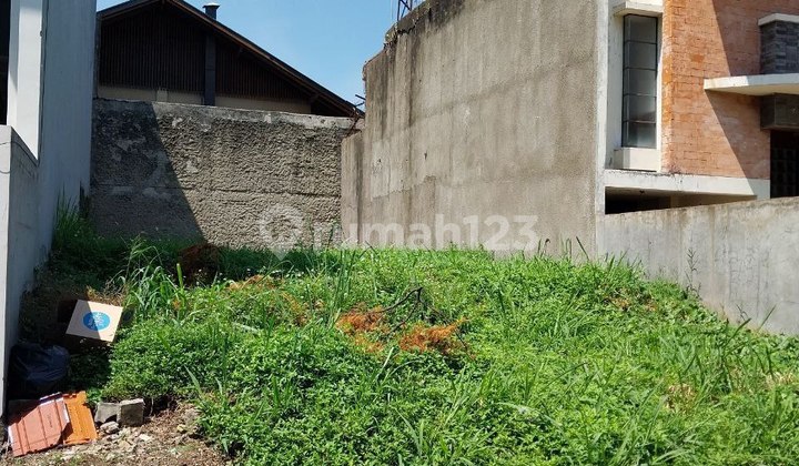 Ready-to-build land plot in Setra Duta Residence