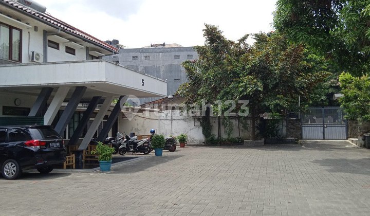 Strategic active boarding house near campus in Ciumbuleuit 2