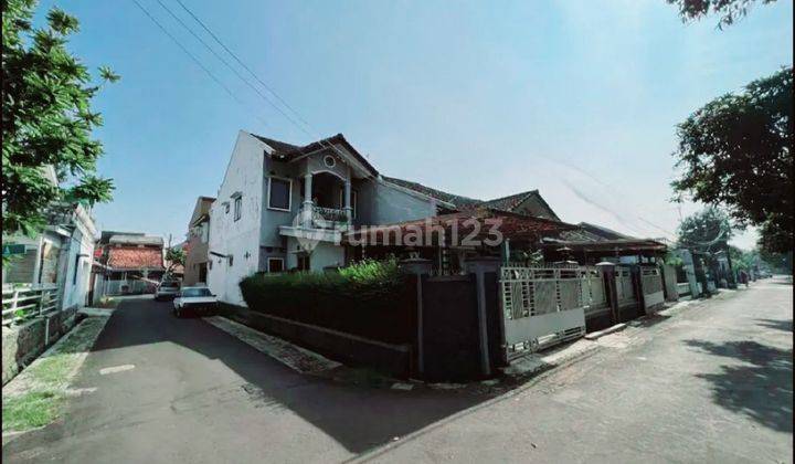 Dijual Rumah Siap Huni Hook 2 Lantai di Antapani  1