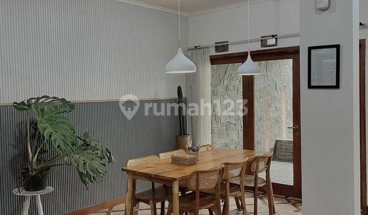 rumah tinggal bisa di jadikan villa strategis di cigadung