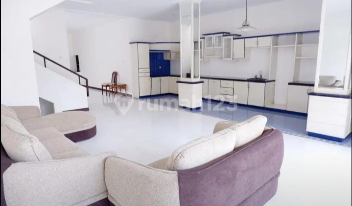 Modern-style house ready to occupy, strategically located in Cidadap. 2