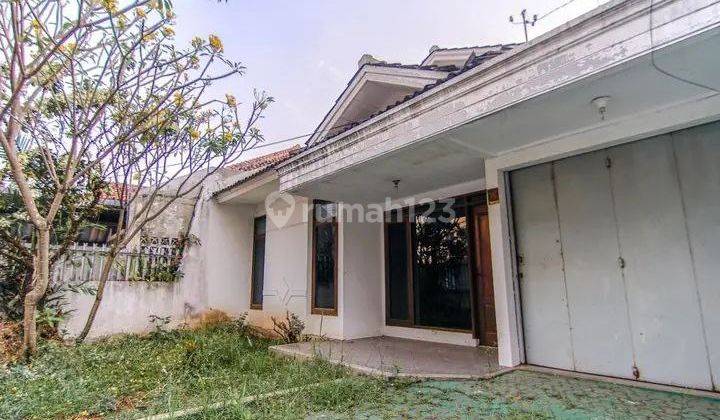 Rumah Lama Terawat Strategis Tengah Kota Sayap Sudirman 1