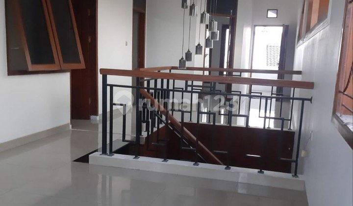 Minimalist Ready-to-Occupy House Location Sayap Bkr 2